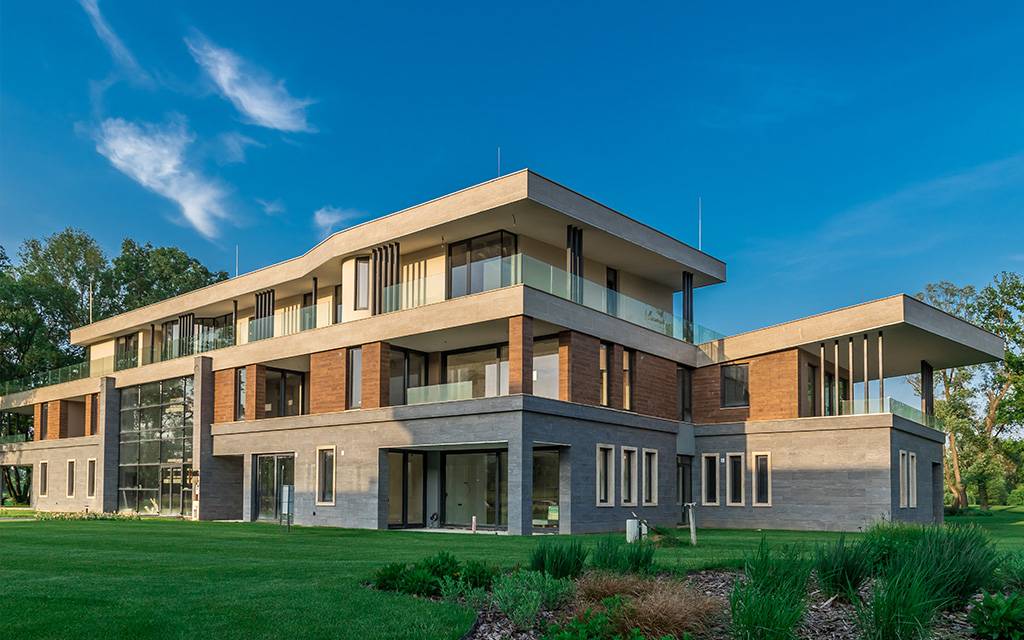 Golf-Side apartment at Zala Springs